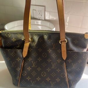 Louis Vuitton Totally MM bag